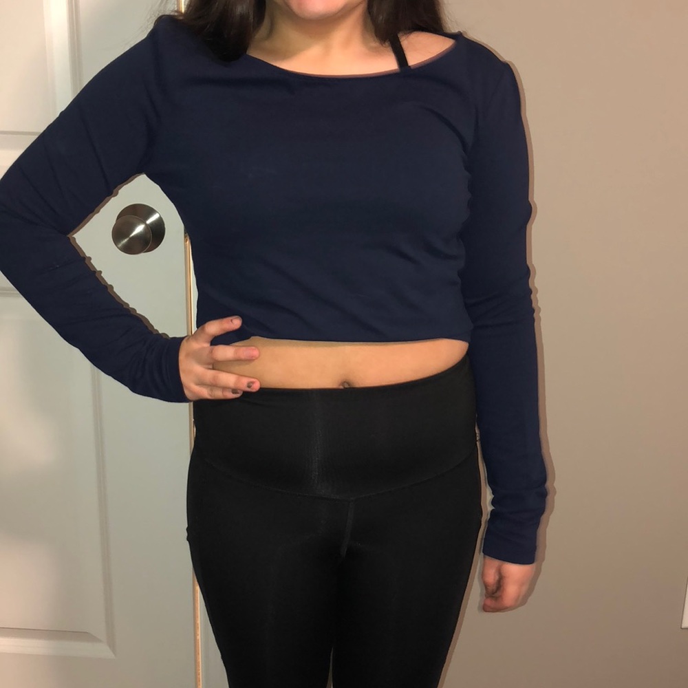 Long sleeve crop top